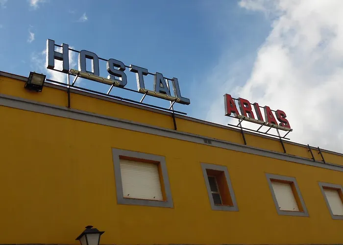 אכסניה Arias *