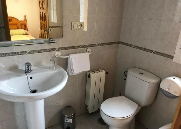 Arias אכסניה *